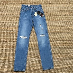 NWT Levi’s Women’s 501 Jeans